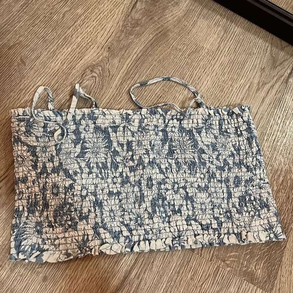 American Eagle Top - Picture 4 of 4